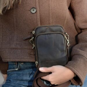 Alternative view of Beth Hunter - Axelson & Son