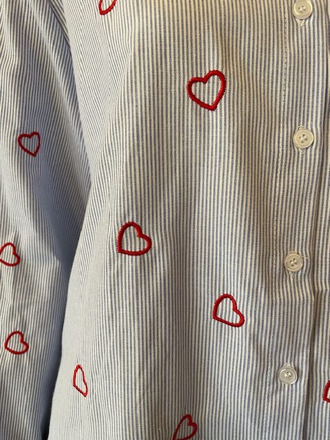 Stribet skjorte m/ røde hjerter - Janne K - Image 2