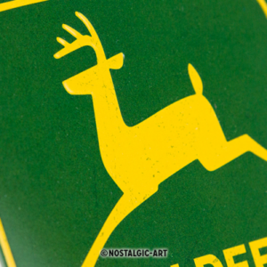 Alternative view of Rundt John Deere skilt - Metalskilt