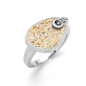 Ring Belinda med sandstrand - DUR